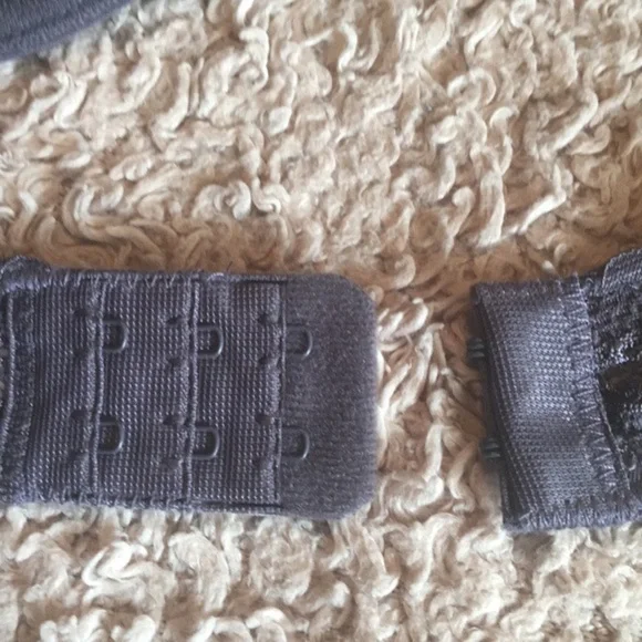 34B IZOD Bra - Picture 5 of 7